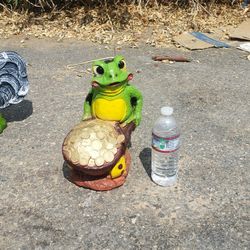 Dont Delete STATUES Frog