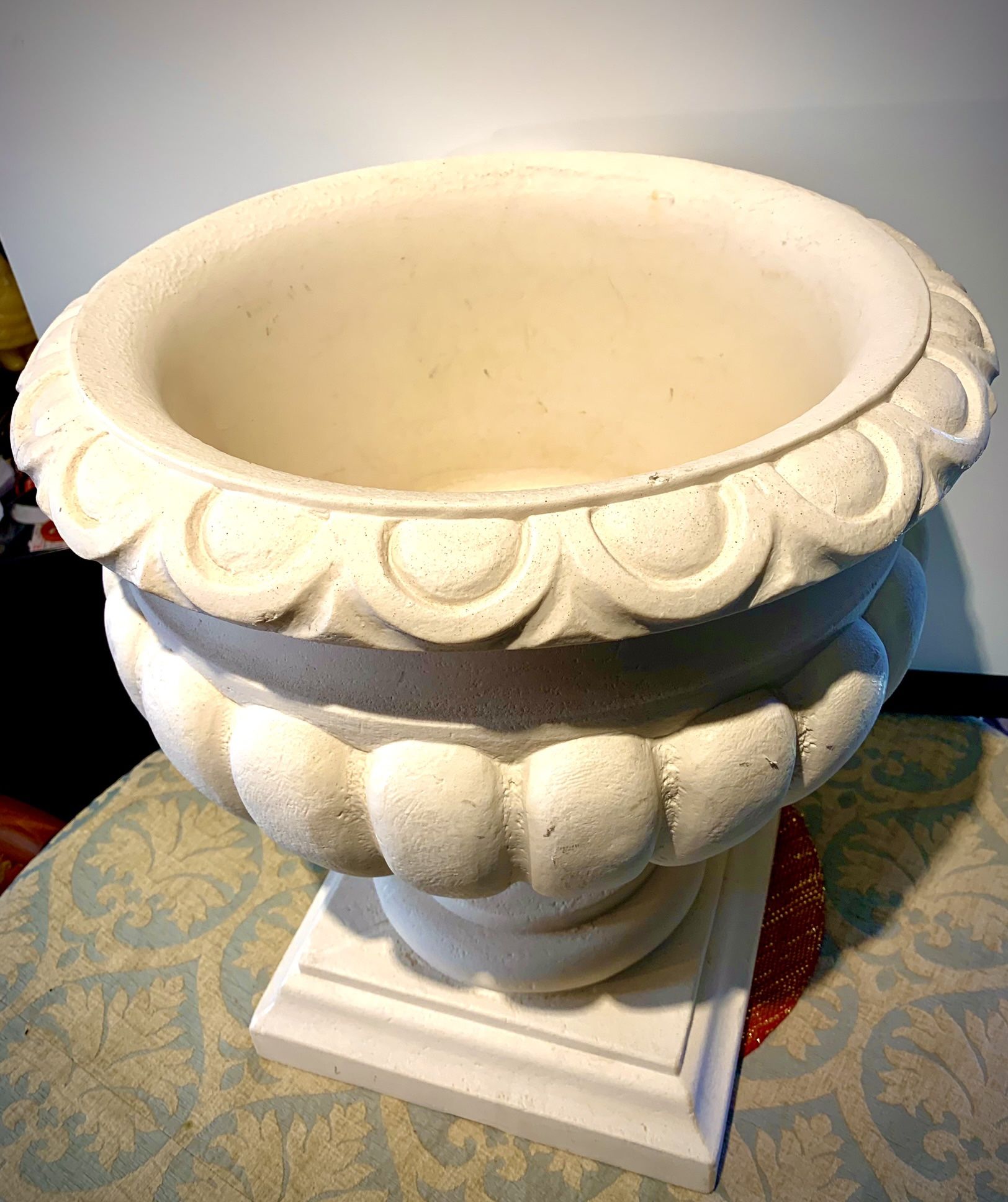 Top quality, luxury Italian garden pot from Euro3Plast Italy H21xW20 inch Lbs 13