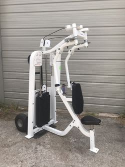 Hoist pec deck with rear deltoid