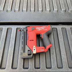 Milwaukee M12 FUEL 12-Volt Lithium-Ion Brushless Cordless 18-Gauge 1-1/2 in. Compact Brad Nailer (Tool Only) **FIRM PRICE**