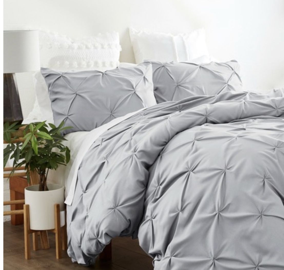 New  Pinch Pleat Duvet Cover-Grey. I Have A Q And K. New In Package. 