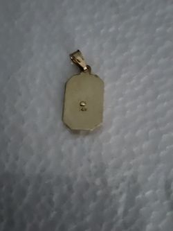 14k gold pendant