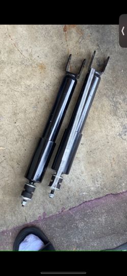 99-06 front shocks 