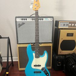 Fender American Professional II Jazz Bass Rosewood Fingerboard - Miami Blue