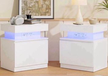 Set of 2 Nightstands