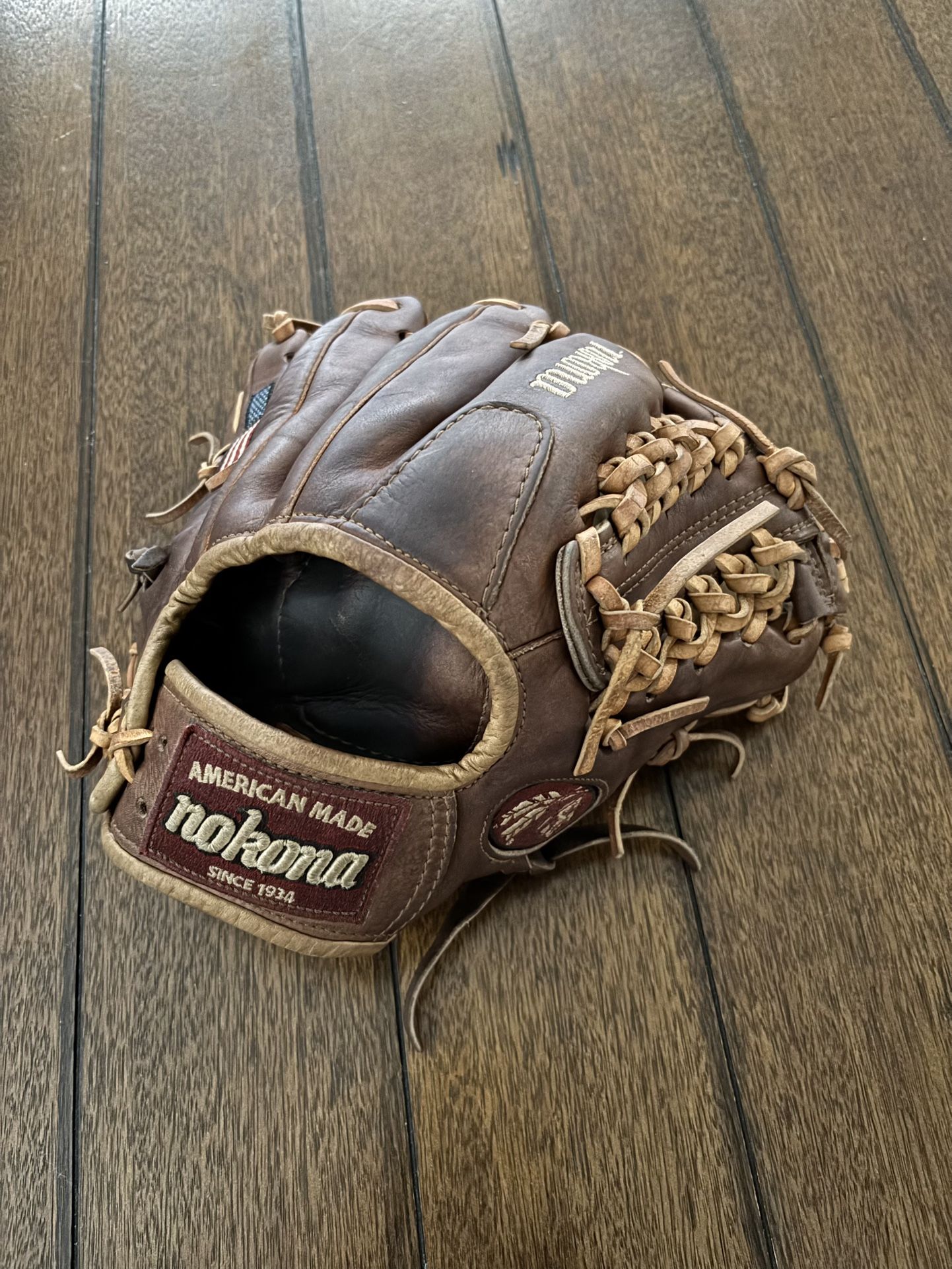 Nokona 11.5 Baseball Glove