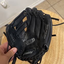 T Ball Glove 8.5 Inch