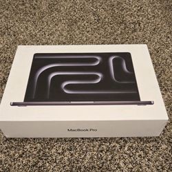 16” Apple MacBook Pro m4 pro chip 24GB 512gb