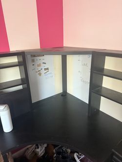 Corner desk