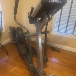 Life Fitness X5 Elliptical 
