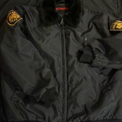 Good Condition Preowned Size M Jacket Skit
