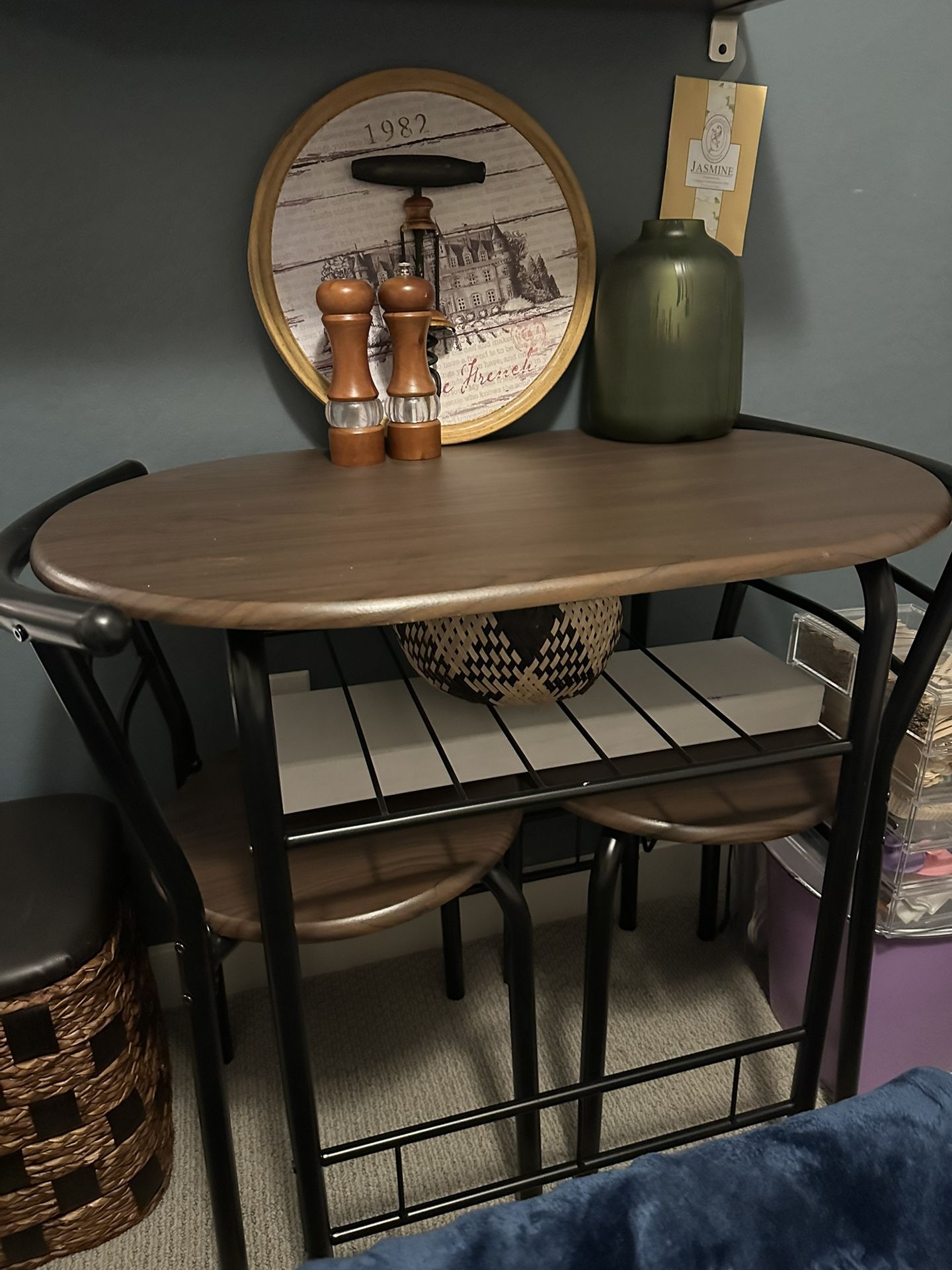 Table And Chairs 