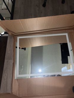 28 x 36 LED LIGHT MIRROR