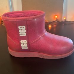 Girl’s SZ 1 Bring Pink ‘UGG’ Boots With White ‘UGG’ On Sides Of Boots