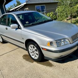2000 Volvo S40