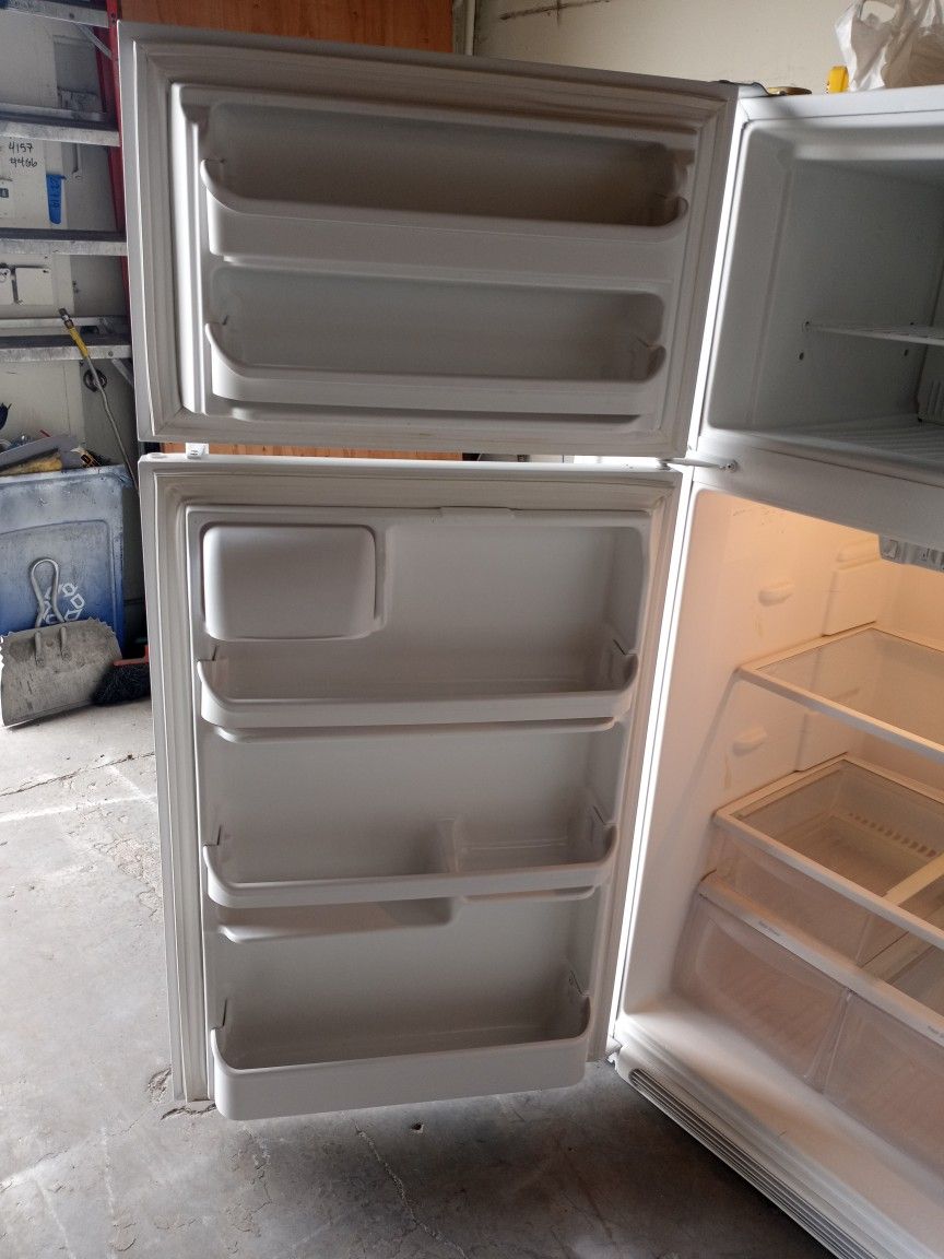 FRIGIDAIRE 18CUFT FRIDGE