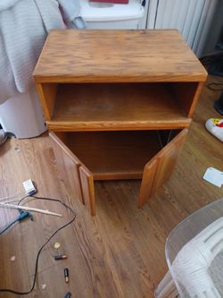 SIDE WOODEN TABLE