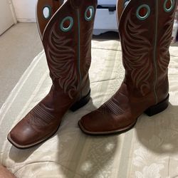 Ariat they were used three times only they are number nine