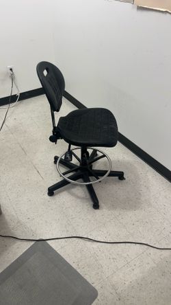 BEVCO Adjustable Industrial / Art Studio Chair – $75