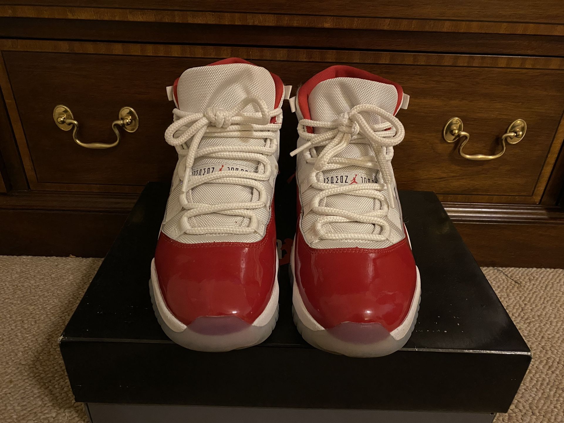Air Jordan 11 Cherry