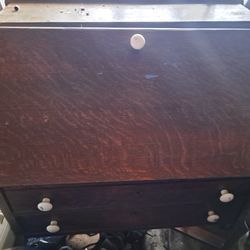 Antique Secretary Stylevwood Desk Chair And Lamp $ 59.00 Takes All 