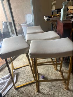 4 barstool chairs