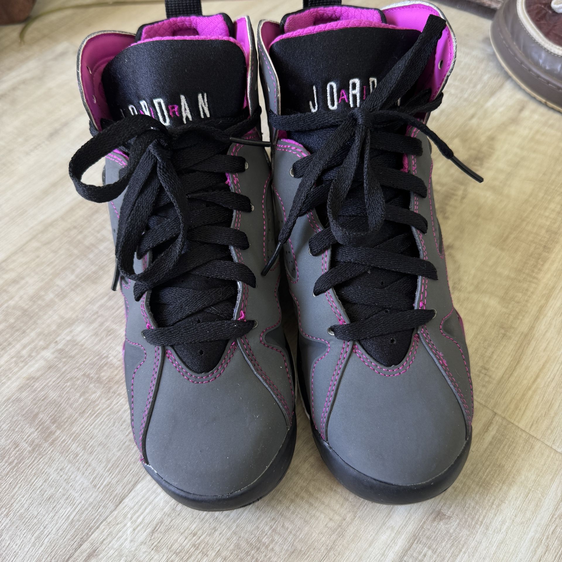 Jordan 6, Size 6.5 Women’s 