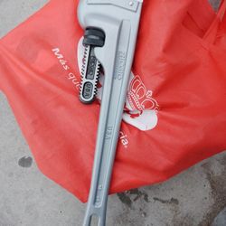LLAVE DE PLOMERÍA DE ALUMINIO  RIDGID
