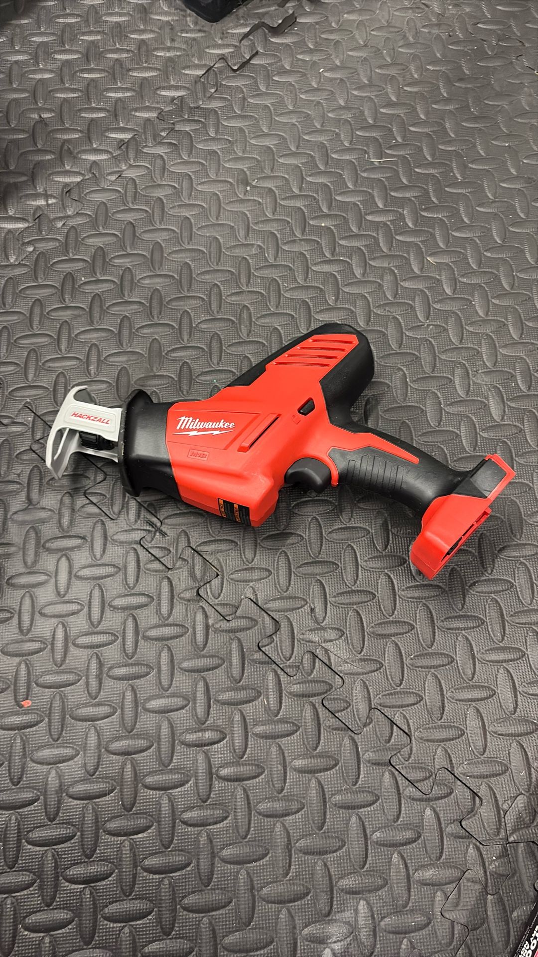 Hackzall Milwaukee Saw 