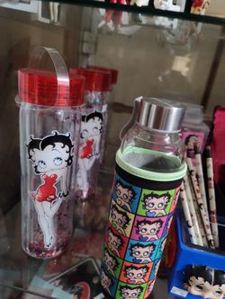Betty Boop Water bottles