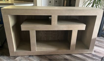 Entertainment center
