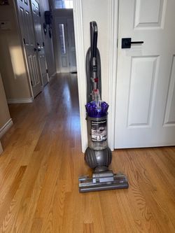 Dyson Ball animal+ vacuum cleaner with7 attachment