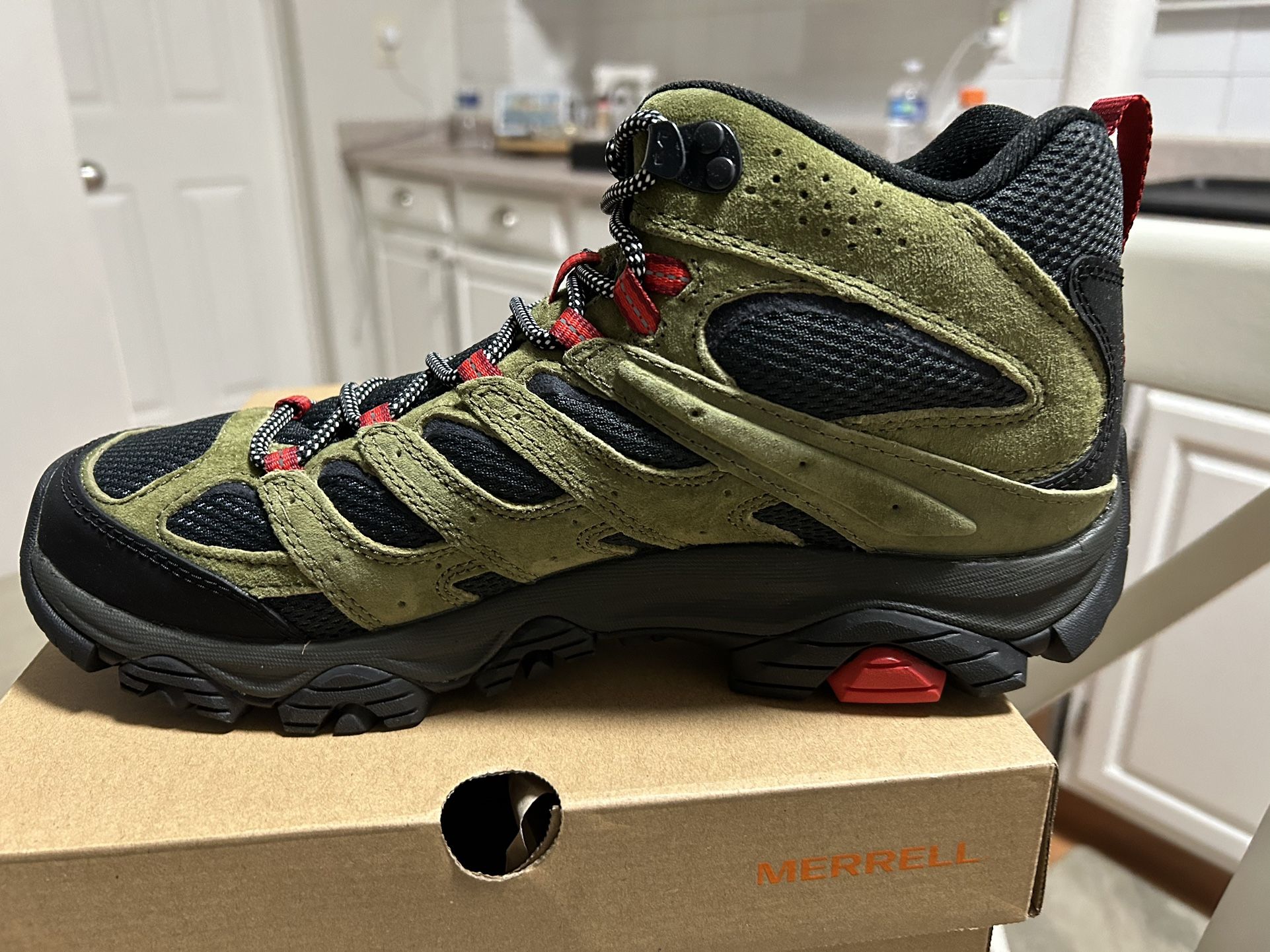 Merrell Men's Size 11 Moab 3 Mid Avocado Hiking New Waterproof Trail Boots Shoes