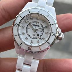 Chanel J12 Series H1628
