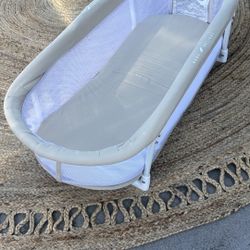New Baby Delight Portable Bassinet