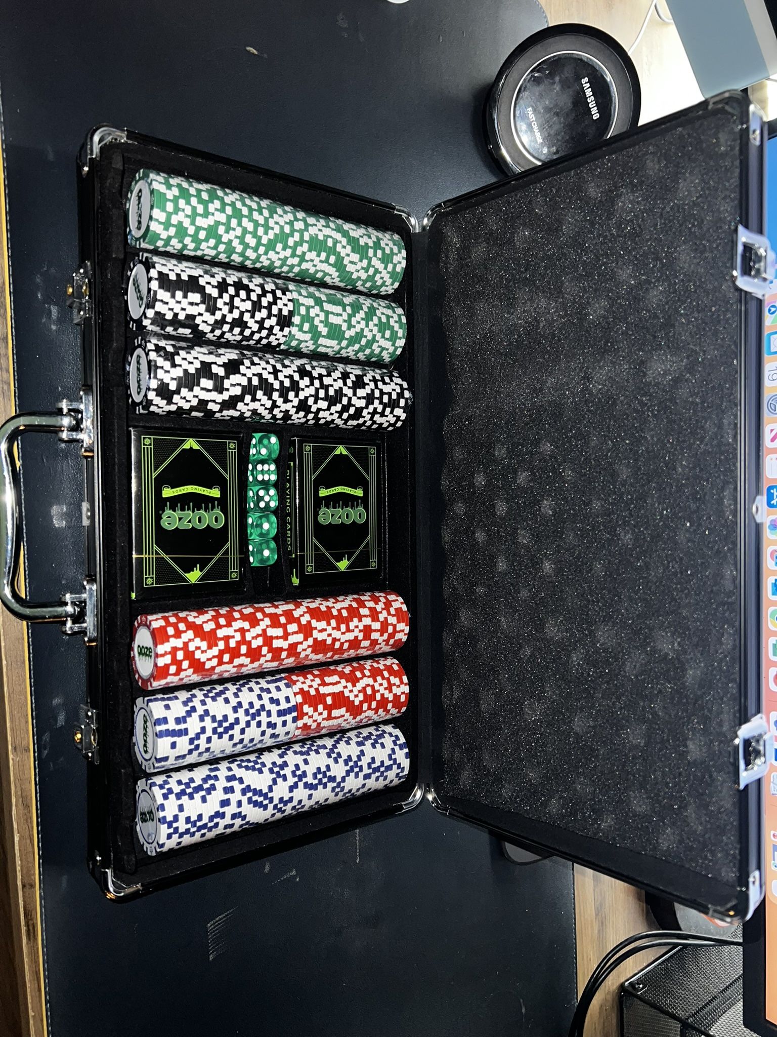 Poker Set With Lockable Briefcase