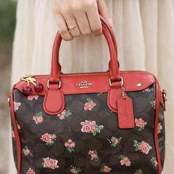 Rare & Unique COACH Rose Bag 🌹✨ Beautiful rose design with a romantic, eye-catching style Hard to find and truly special piece 💫 Perfect for collect