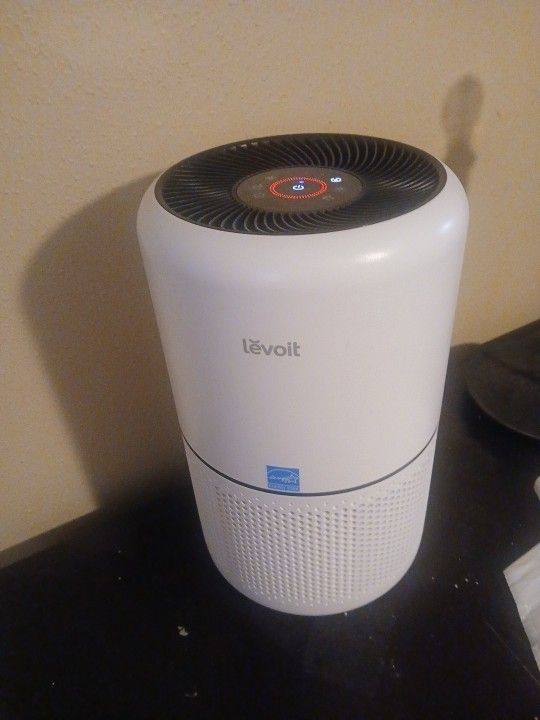 Barely Used Levoit Air Purifier Retail $200