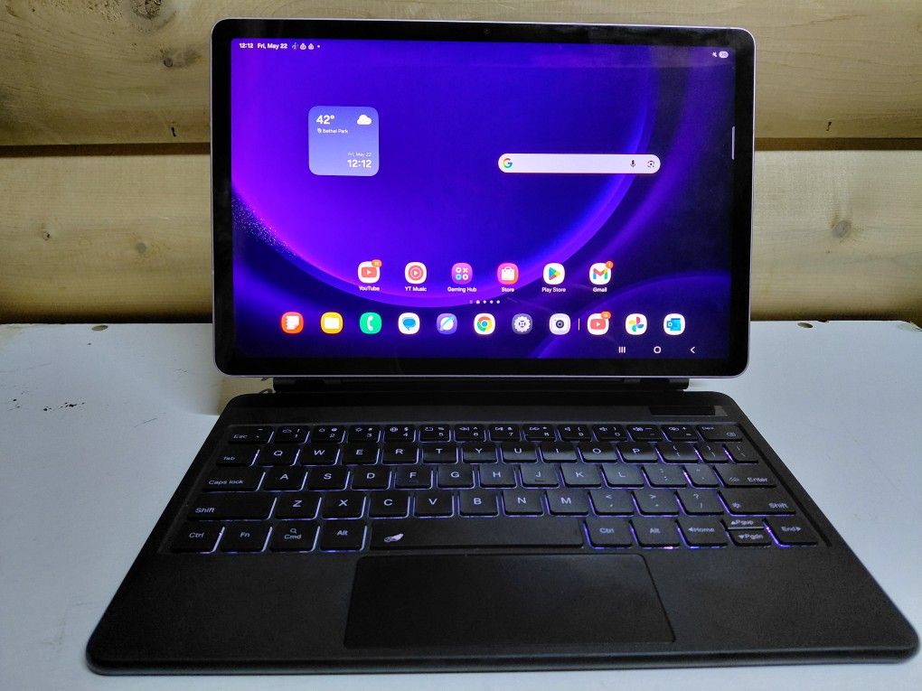 Samsung Galaxy Tab S9FE + Keyboard Case