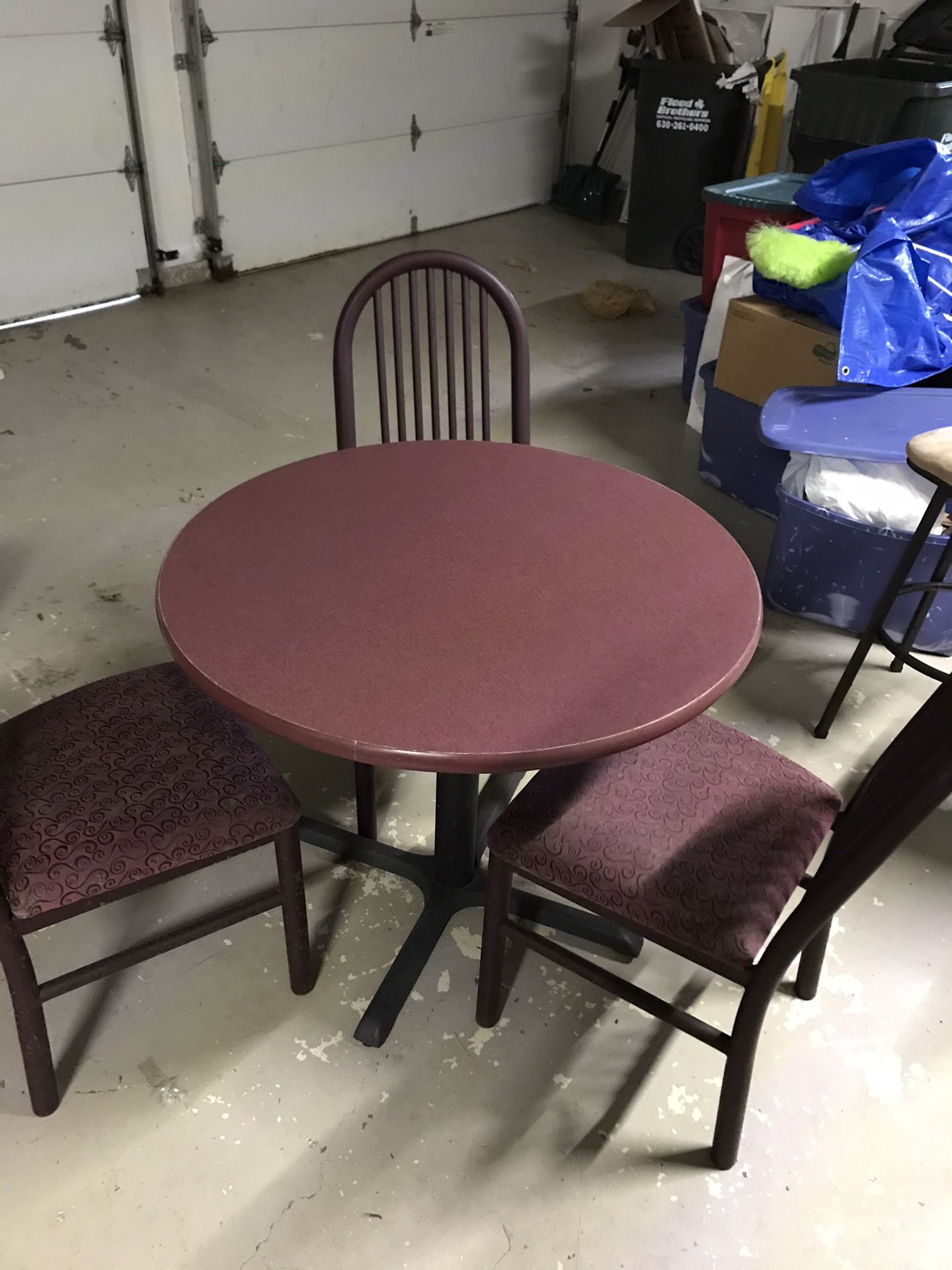 Breakfast table with 3 chairs