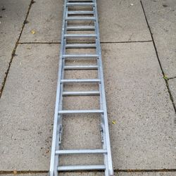 13FT ALUMINUM LADDER 