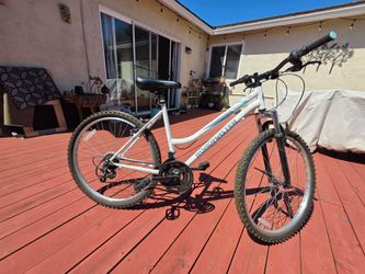 Roadmaster Granite Peak Women's Mountain Bike