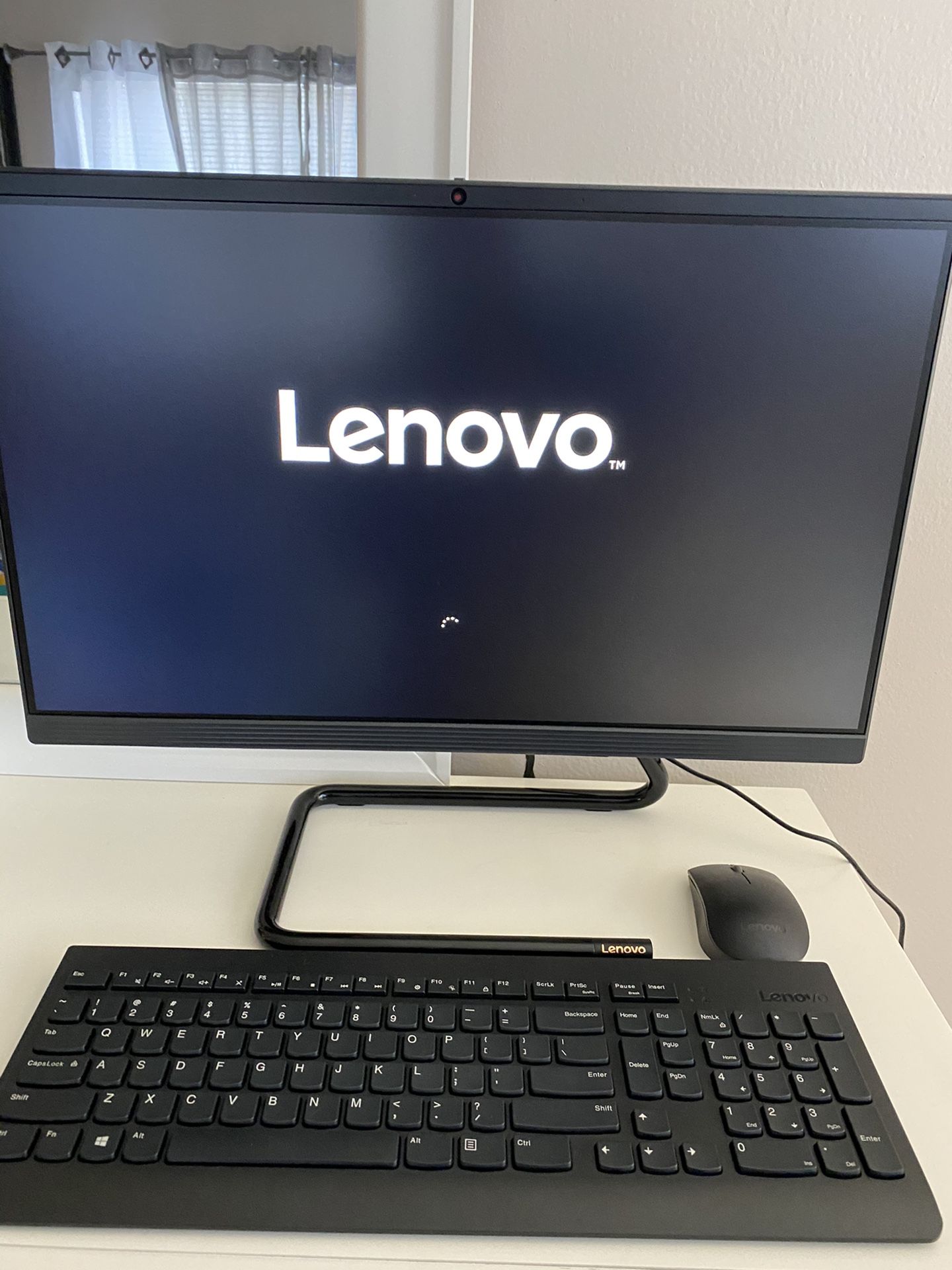 LENOVO DESKTOP COMPUTER TOUCH SCREEN AND WIRELESS KEYBOARD AND MOUSE