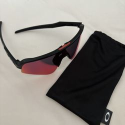 OAKLEY  sunglasses