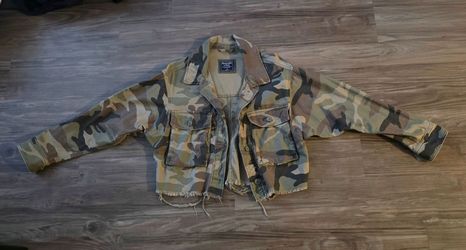 Abercrombie & Fitch Cropped Camo Utility Jacket Size S Frayed Y2K Grunge Style Cotton