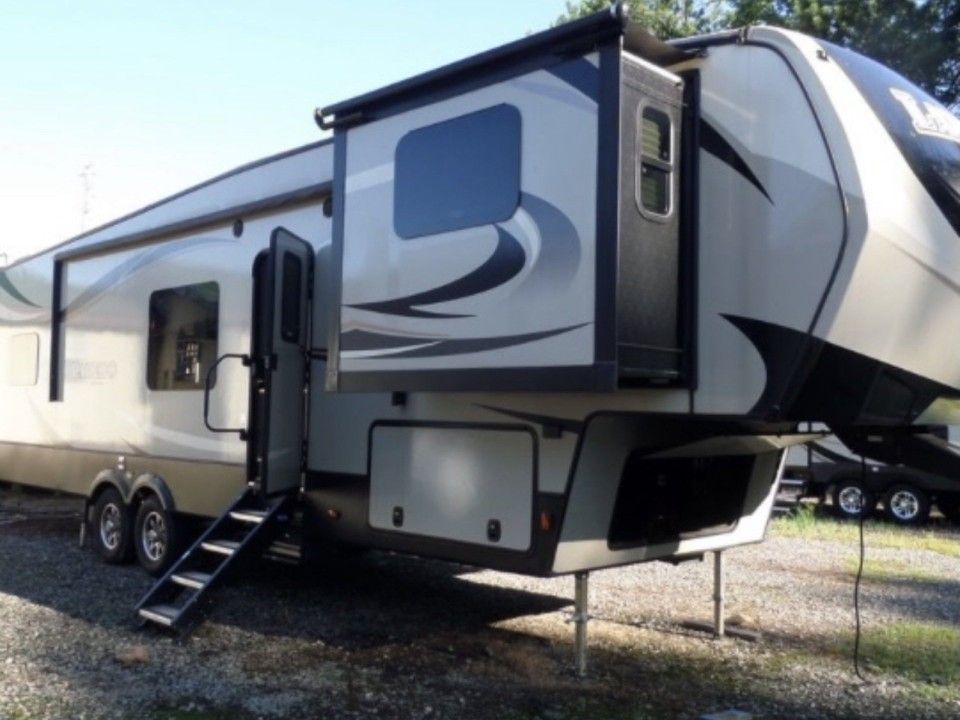 2018 Keystone Larado