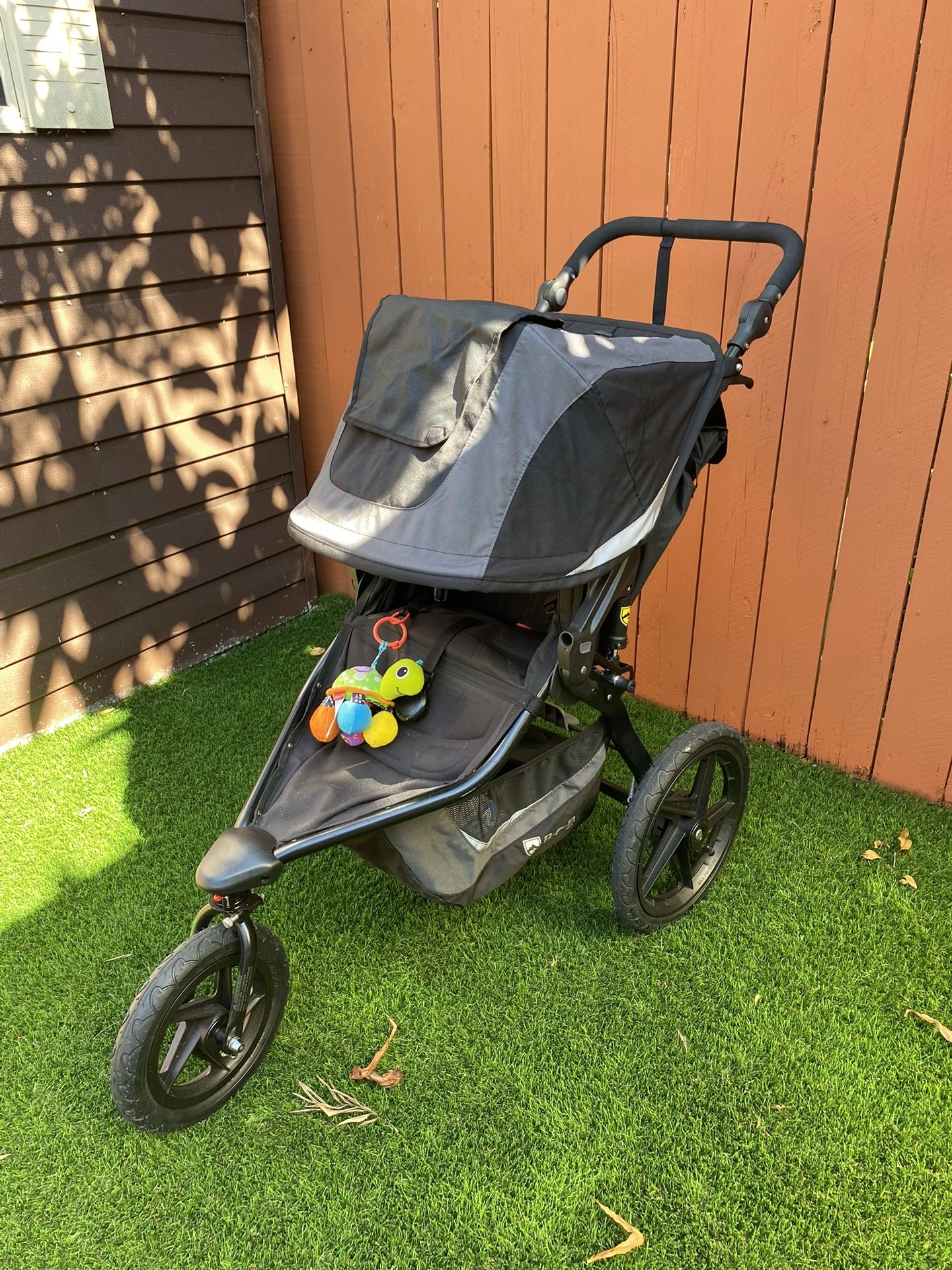 BOB JOGGING STROLLER