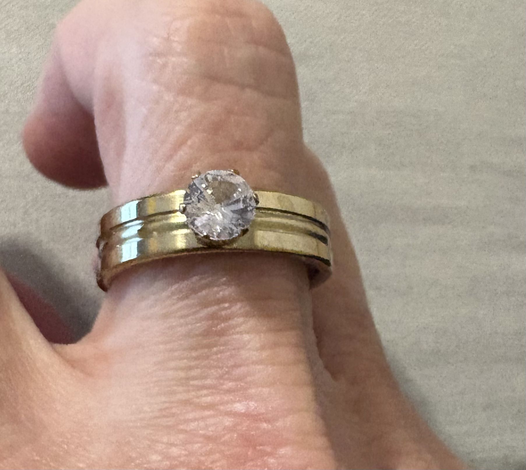 New CZ 2 Kt Gold Filled Wedding Ring Size 9