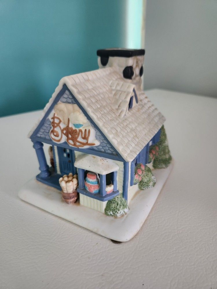 PartyLite Bakery Tealight House