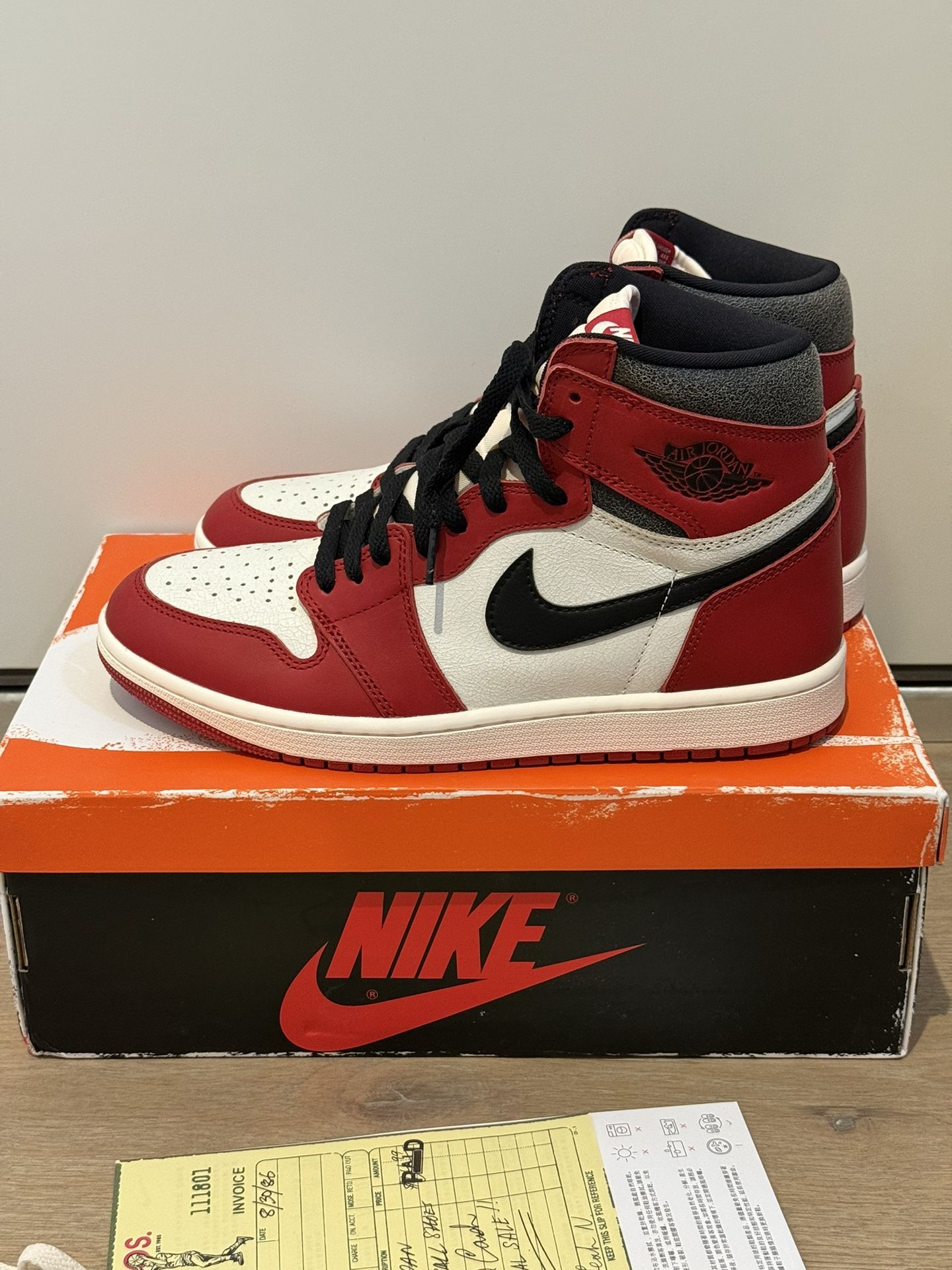 Nike Air Jordan 1 Retro OG Chicago Lost and Found